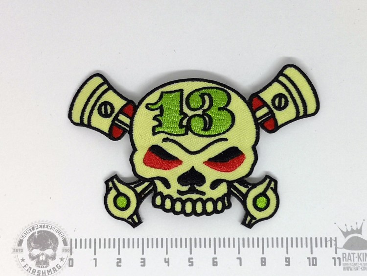 нашивка - ЧЕРЕП И ПОРШНИ (13)