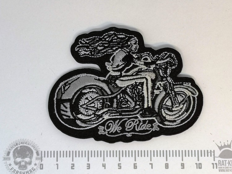 нашивка - ДЕВУШКА НА МОТОЦИКЛЕ (WE RIDE)