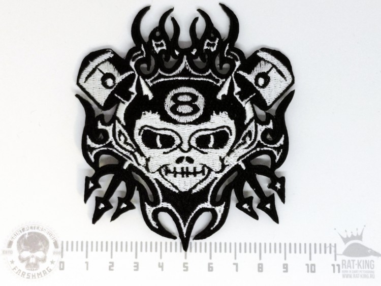 нашивка - ДЬЯВОЛ и ПОРШНИ (ЧЕРНО-БЕЛЫЙ)