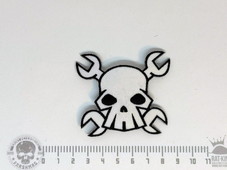 нашивка - ЧЕРЕП С КЛЮЧАМИ