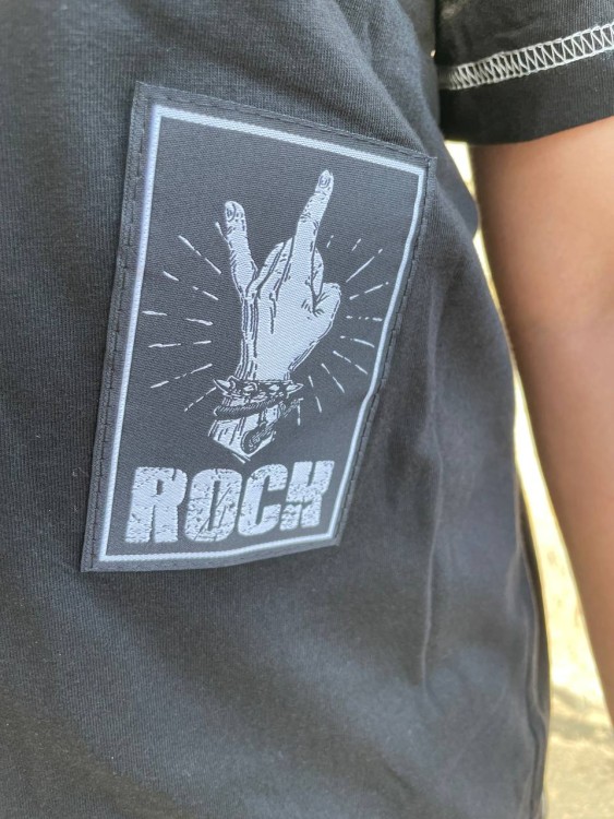 футболка - КНЯZZ (череп с нашивками)