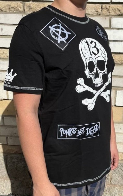 футболка - КНЯZZ (череп с нашивками)
