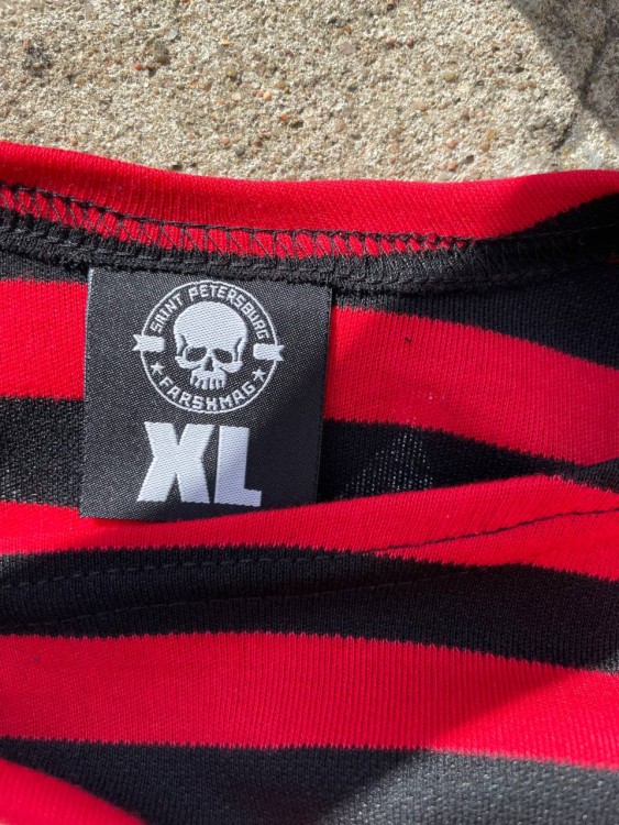 футболка - КНЯZZ (ЧЕРНО-КРАСНАЯ С НАШИВКАМИ) 