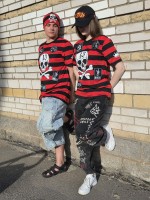 футболка - КНЯZZ (ЧЕРНО-КРАСНАЯ С НАШИВКАМИ) 