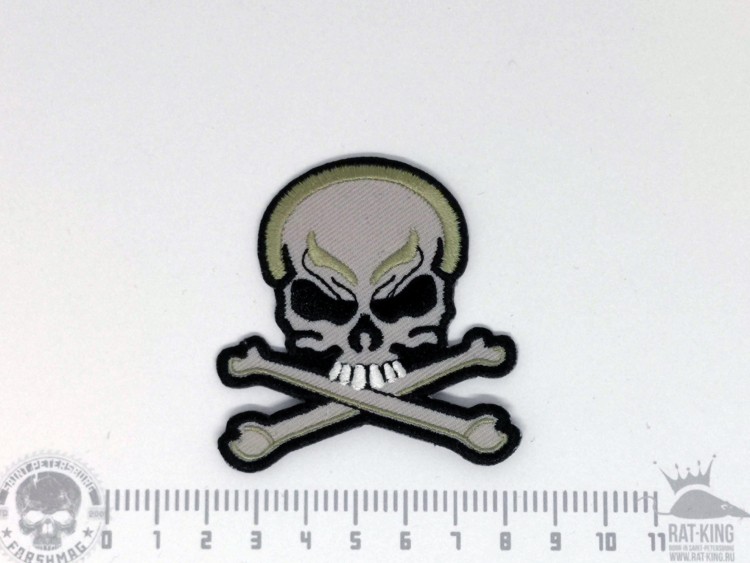 нашивка - ЧЕРЕП С КОСТЯМИ 